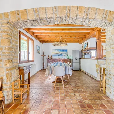 Maison De Valeriane